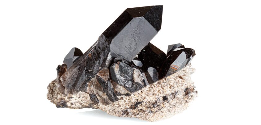 モリオン（黒水晶）とは？最強の魔除けと浄化を授ける意味・効果・浄化法