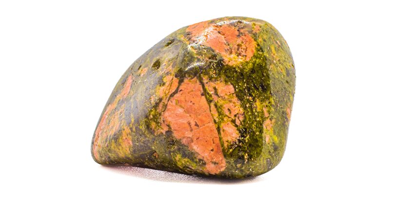 ユナカイトとは？心身のバランスを整え希望を育む「調和の石」の意味・効果・浄化法