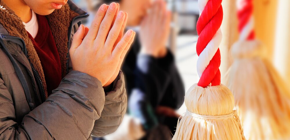 【夢占い】初詣の夢の意味は?始まりの象徴?状況別や登場人物別に解説31選