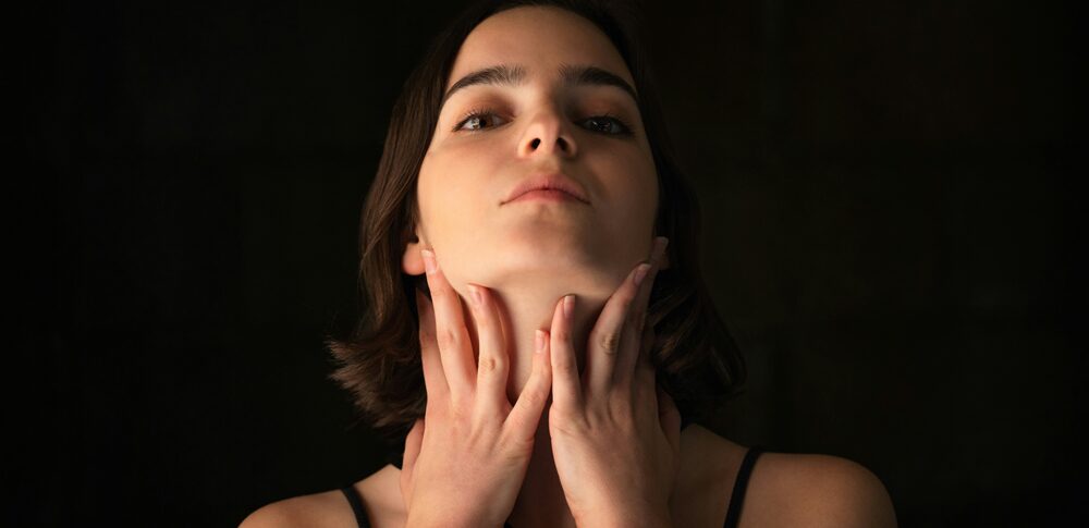 喉の痛みのスピリチュアル的な意味は好転反応？ ｜状況・原因・タイミング別など25選を解説