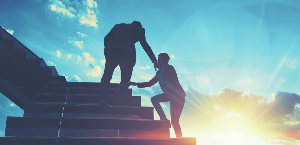 メンターとは?あなたの可能性を最大限に引き出す、人生の道しるべとなる存在