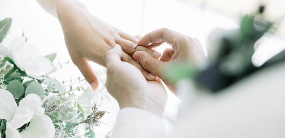 【夢占い】好きな人と結婚する夢の意味|状況・相手・感情別に読み解く恋の深層心理と未来予知