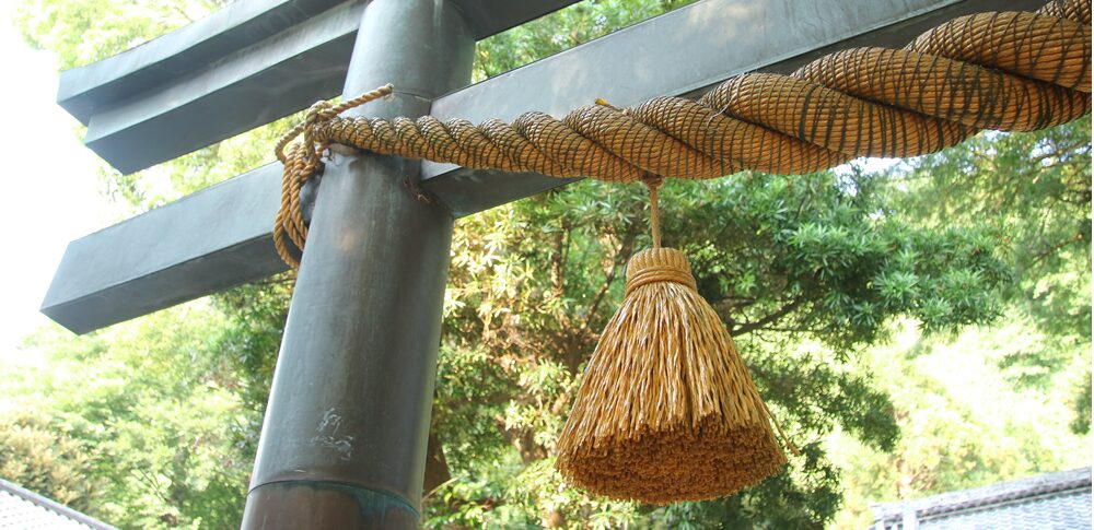 【朔日参りとは?】スピリチュアルな浄化と再スタートを促す“月初の神社習慣”