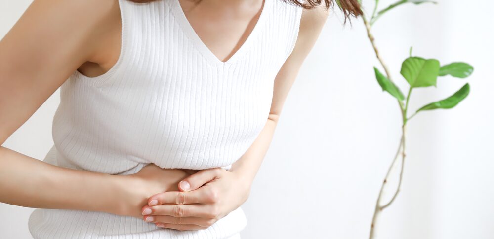 「胃痛」のスピリチュアルな意味|あなたの心が発するSOS?運気を好転させる7つの癒し方