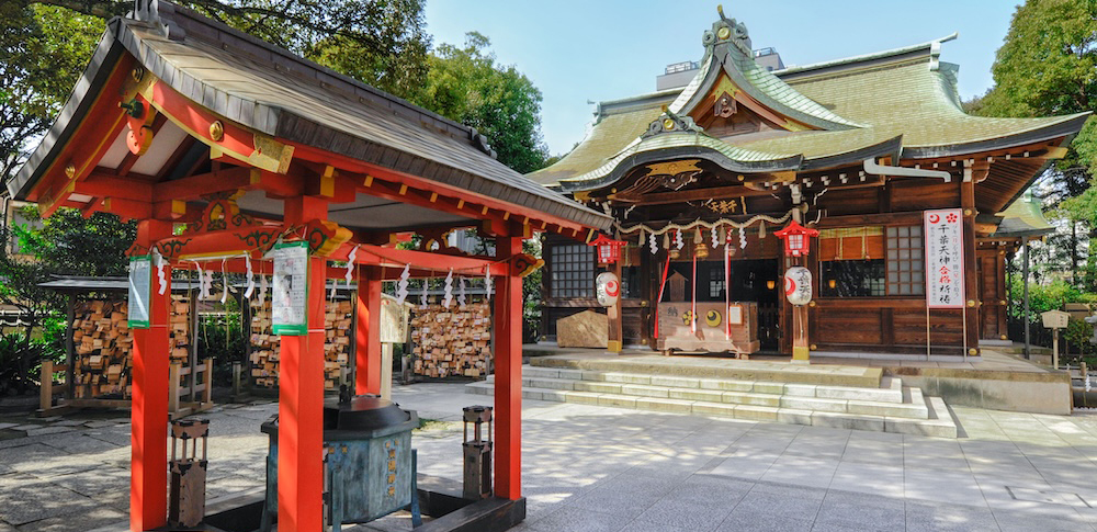 【夢占い】神社に行く夢｜意味・メッセージ・行動指針とは？