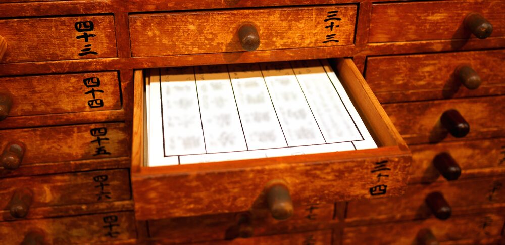 おみくじを引き直すのはアリ?それともナシ? 意味を知って運命のメッセージを掴む