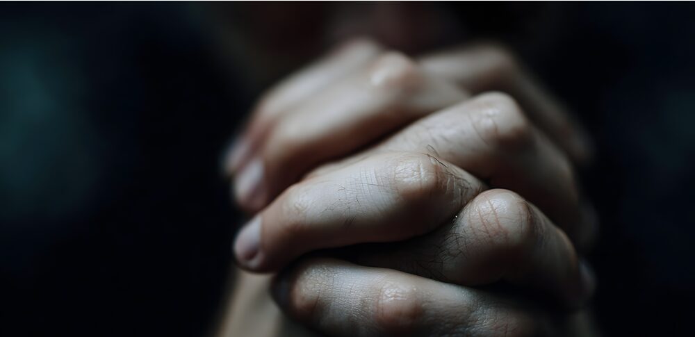 【夢占い】亡くなった人の夢｜意味・メッセージなど15選を解説