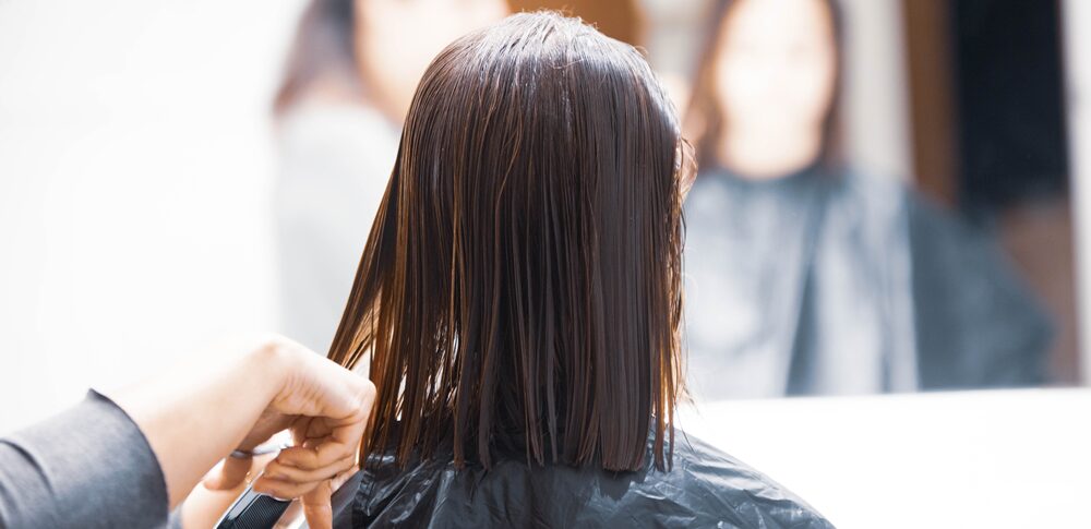 【夢占い】髪を切る夢｜意味・メッセージなど25選を解説