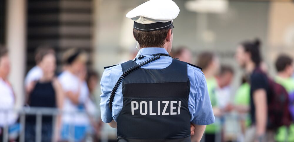 【夢占い】警察に関する夢｜意味・メッセージなど40選を解説