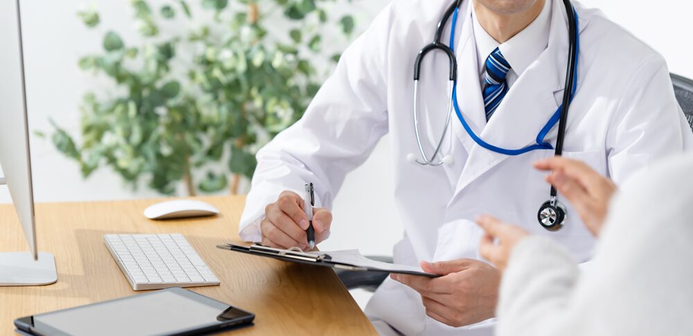 【夢占い】医者と話す夢｜意味・メッセージなど21選を解説