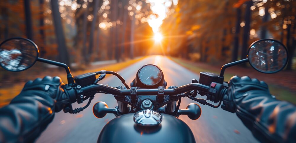 【夢占い】バイクに乗る夢｜意味・メッセージなど32選を解説