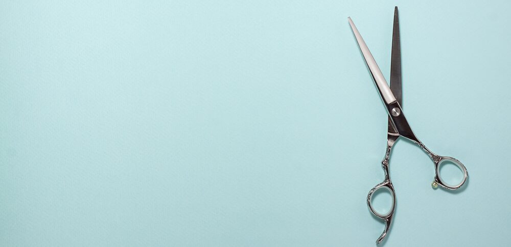 【夢占い】髪を切られる夢｜意味・メッセージなど22選を解説