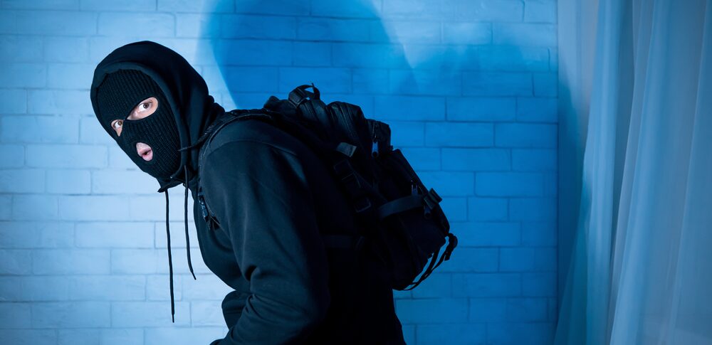 【夢占い】泥棒に入られる夢｜意味・メッセージなど19選を解説