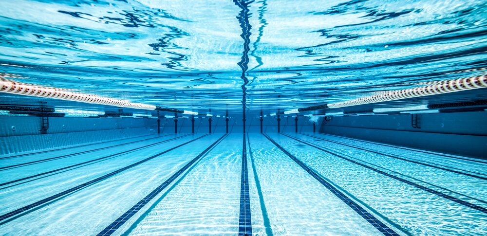 【夢占い】プールに関する夢｜意味・メッセージなど40選を解説