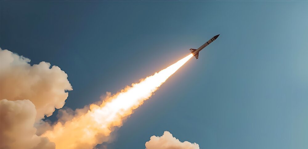 【夢占い】ミサイルに関する夢｜意味・メッセージなど40選を解説