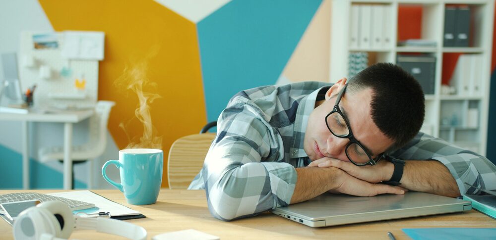 何もしたくない・ずっと寝ていたいスピリチュアル的な意味は？｜状況別など25選を解説