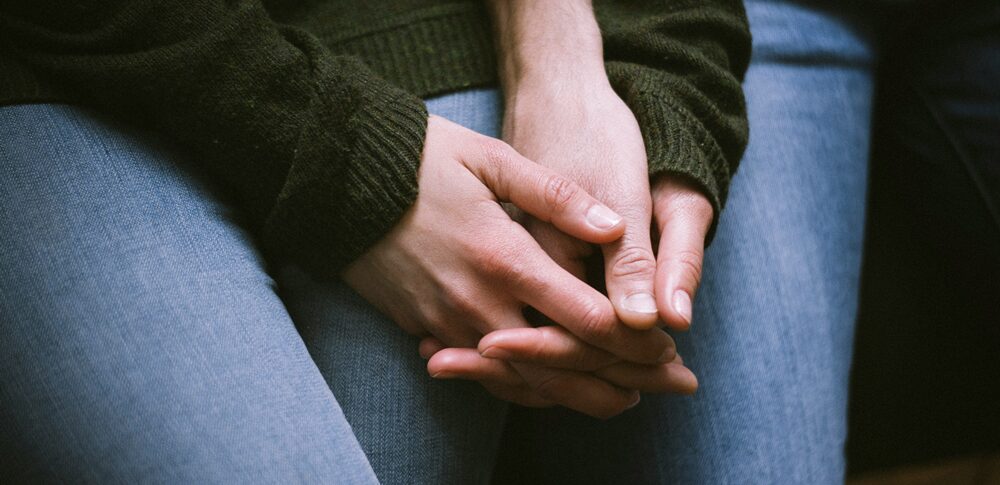 不倫のスピリチュアル的な意味は？｜状況・立場・結末別など25選を解説