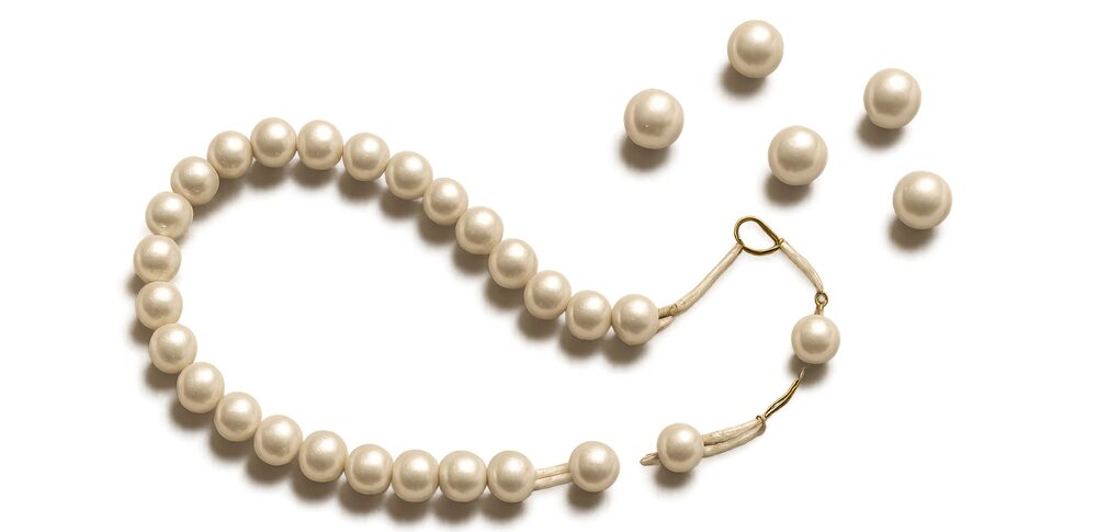 ネックレスを無くした時のスピリチュアル的な意味は？｜状況・素材別など30選を解説