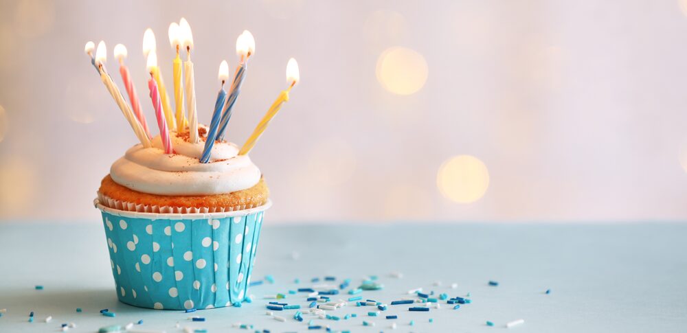 誕生日のスピリチュアル的な意味は？｜過ごし方・前後の変化・数字・相手別など25選を解説