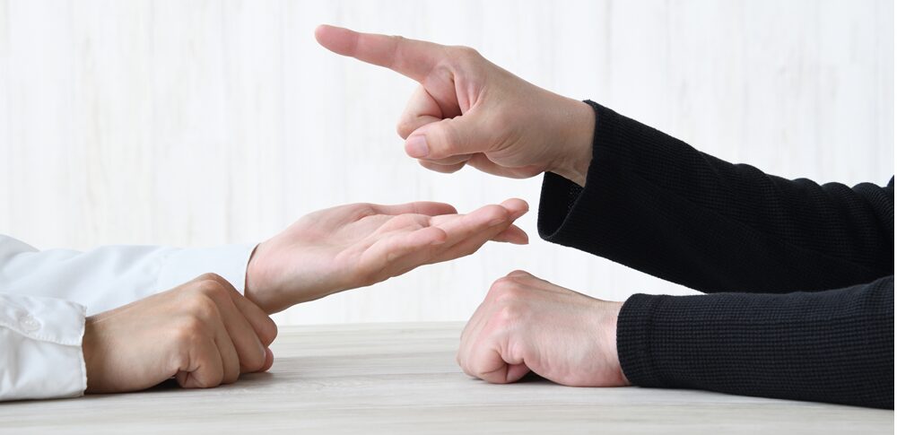 関わりたくない人が寄ってくるスピリチュアル的な意味は？｜状況・原因・人物別など16選を解説